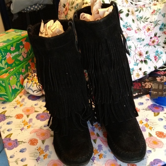 Boots - Picture 8 of 8